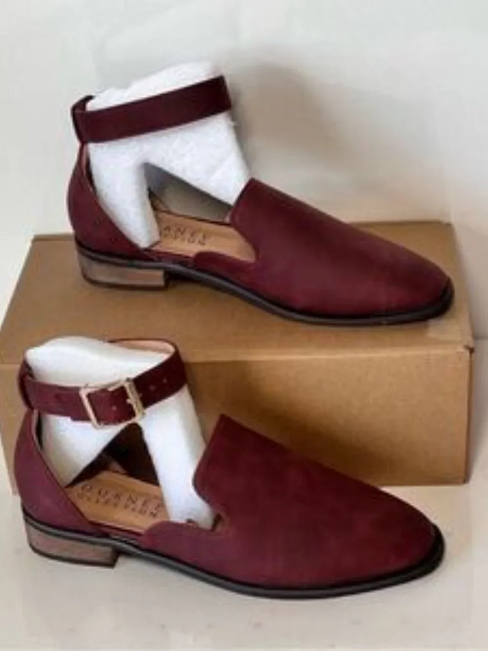 Journee Collection Loreta Flat